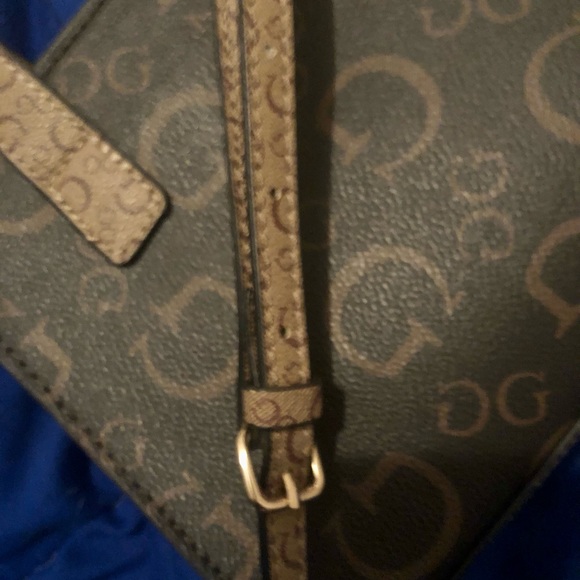 NWOT Guess bag & wallet bundle! FINAL PRICE REDUCTION. - Picture 3 of 10